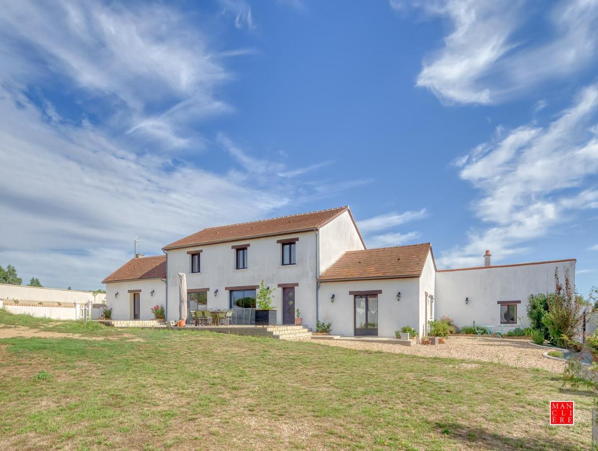 Bed & Breakfast Maison Blanche Piscine Et Petit Déjeuner Châtellerault